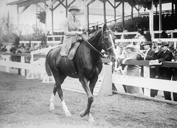 Morton, Miss Helen - Horse Show, 1914.