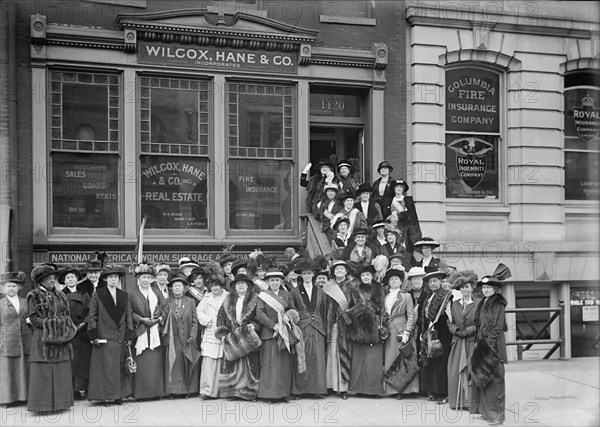 New Jersey Woman Suffrage Group Leaving Headquarters For White House, 1913.