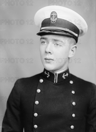 Pond, John Enoch, Midshipman - Portrait, 1933.