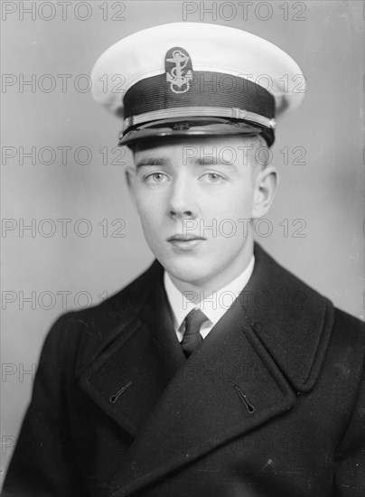 Pond, John Enoch, Midshipman - Portrait, 1933.