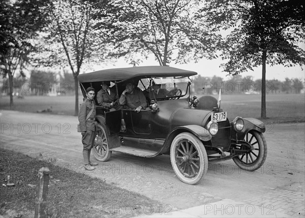 Red Cross Motor Corps - Groups, 1917.