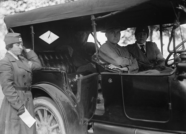 Red Cross Motor Corps - Groups, 1917.