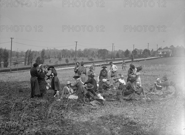 Red Cross, American - Women's National Service School; Red Cross Instructions in Care of Sick, Field Aid, 1916.