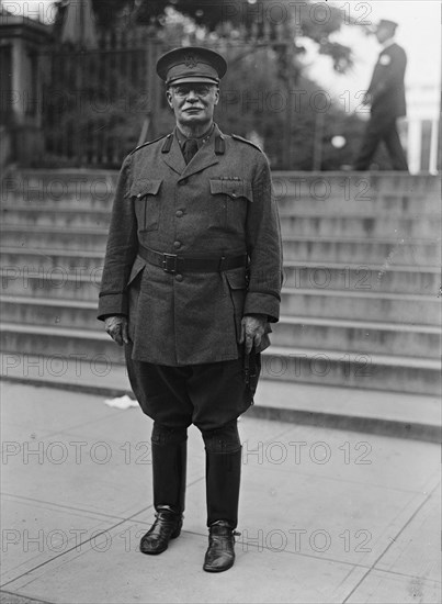 Scott, Hugh L. Major General, U.S.A., Chief of Staff, Leaving White House, 1917.