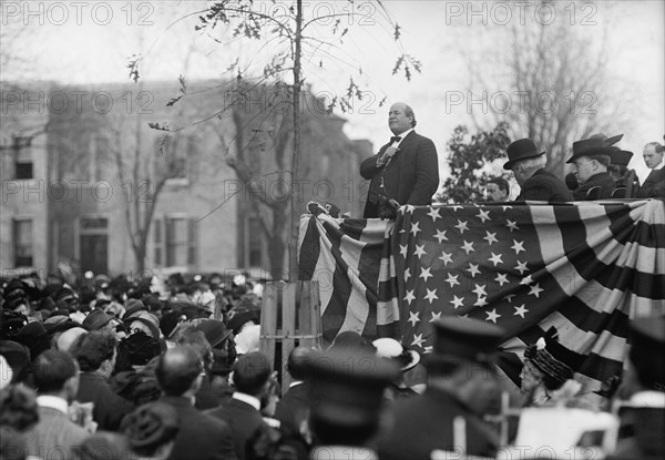 Sibley Memorial Hospital Cornerstone Laying - Bryan Speaking; Cranston at Left, 1913 i.e. 1912 Nov. 11.