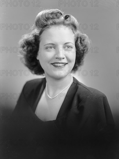 Wolberg, Marion E., Miss. - Portrait, 1947.