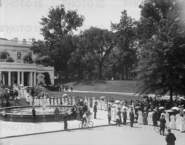 Woman Suffrage - Fed. of Woman's Clubs Delegation at White House, 1914.