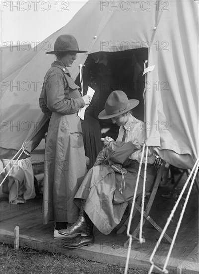 Woman's National Service School, Under Woman's Section, Navy League, Activities, 1916.