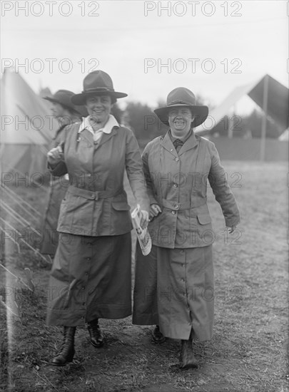 Woman's National Service School, Under Woman's Section, Navy League, at Right, Miss Poe, 1916.