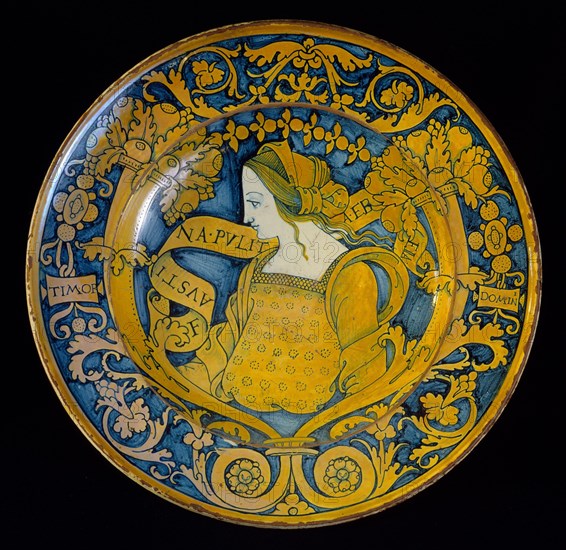 Large dish with border of floral scrollwork and cornucopias; in the center, profile bust of "Faustina", c. 1510/1535.