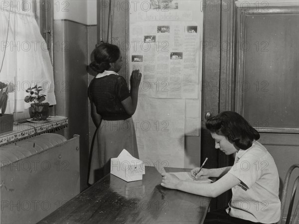 Remedial reading, cow on chalkboard, PS 94, 1941.