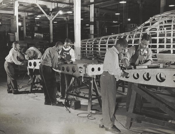 Manpower: Negro bomber plant workers, 1942-05.