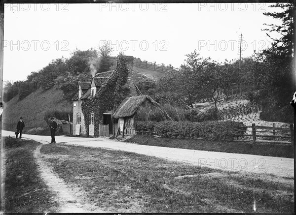 Shooter's Hill Cottage, Shooter's Hill, Pangbourne, West Berkshire, 1885. Creator: Unknown.