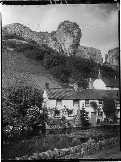 Mark Hole Cottage, The Cliffs, Cheddar, Sedgemoor, Somerset, 1907. Creator: Katherine Jean Macfee.