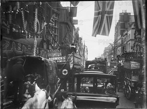 Strand, Strand, City of Westminster, London, 1911. Creator: Katherine Jean Macfee.