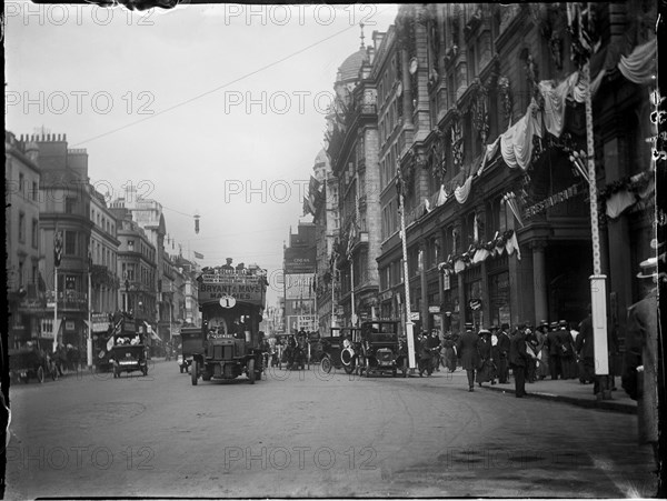 Hotel Cecil, The Strand, City of Westminster, London, 1911. Creator: Katherine Jean Macfee.