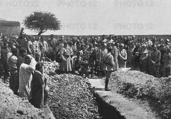 'Mort de laviateur Boillot; Les funerailles de Boillot : allocution prononcee par..., 1916. Creator: Unknown.