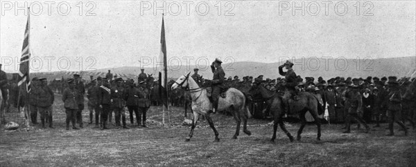 'Une ceremonie militaire a Salonique; defile des troupes Britanniques devant les deux..., 1916. Creator: Unknown.