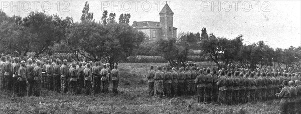 'Les Russes en France; un service religieux, au camp Mirabeau, le lendemain du debarquement', 1916. Creator: Unknown.