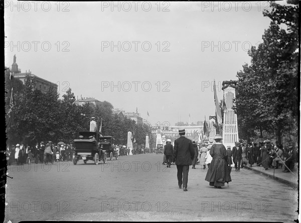 The Mall, City of Westminster, London, 1919. Creator: Katherine Jean Macfee.