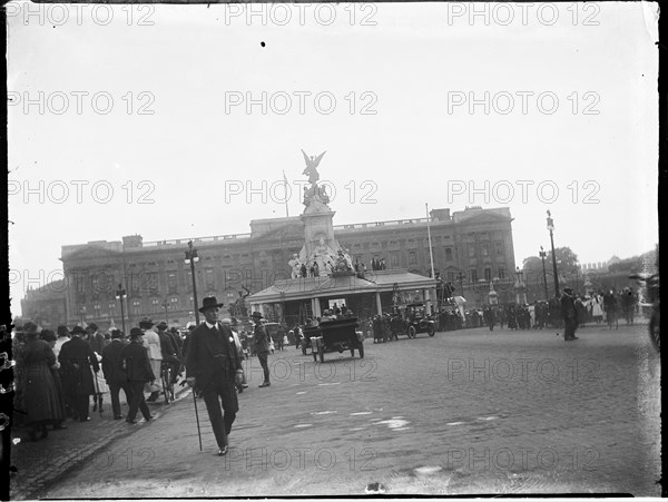 The Mall, City of Westminster, London, 1919. Creator: Katherine Jean Macfee.