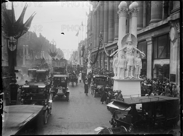 Selfridges, Oxford Street, Marylebone, City of Westminster, London, 1919. Creator: Katherine Jean Macfee.