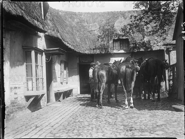 Royal Oak Inn, Wootton Rivers, Wiltshire, 1923. Creator: Katherine Jean Macfee.