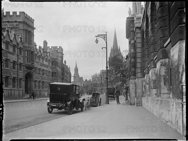 High Street, Oxford, Oxfordshire, 1924. Creator: Katherine Jean Macfee.