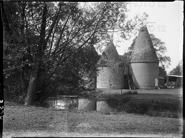 Luckhurst, Lower Road, Stone-cum-Ebony, Ashford, Kent, 1926. Creator: Katherine Jean Macfee.