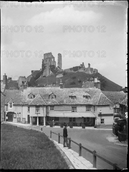 Greyhound Hotel, The Square, Corfe Castle, Purbeck, Dorset, 1927. Creator: Katherine Jean Macfee.