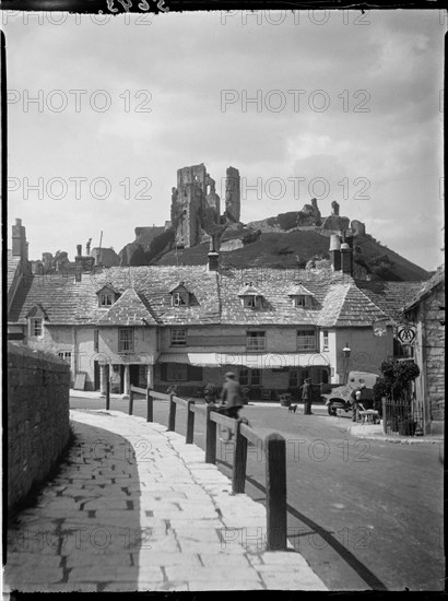 Greyhound Hotel, The Square, Corfe Castle, Purbeck, Dorset, 1927. Creator: Katherine Jean Macfee.