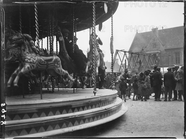 Market Square, Stow-on-the-Wold, Cotswold, Gloucestershire, 1928. Creator: Katherine Jean Macfee.