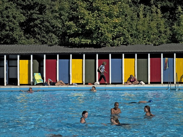 Tooting Bec Lido, Tooting Bec Road, Streatham, Wandsworth, London, 2013. Creator: Simon Inglis.