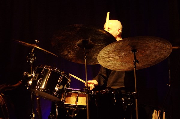 Asaf Sirkis, Emma Rawicz Quintet, Verdict Jazz Club, Brighton, East Sussex, 2022. Creator: Brian O'Connor.