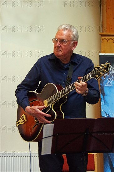 Jim Mullen, Elaine Delmar and Friends, National Jazz Archive Fundraiser, Loughton, Essex, 2022. Creator: Brian O'Connor.