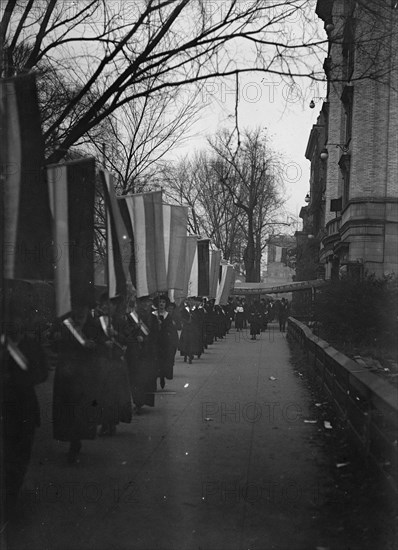 Woman Suffrage - Pickets, 1917. Creator: Harris & Ewing.