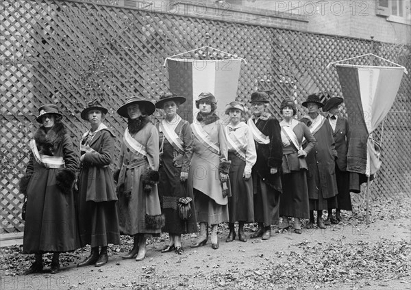 Woman Suffrage - Pickets, 1917. Creator: Harris & Ewing.