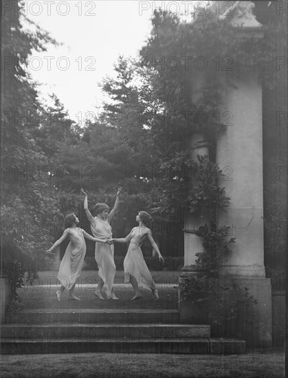 Denishawn dancers, 1927 or 1928. Creator: Arnold Genthe.