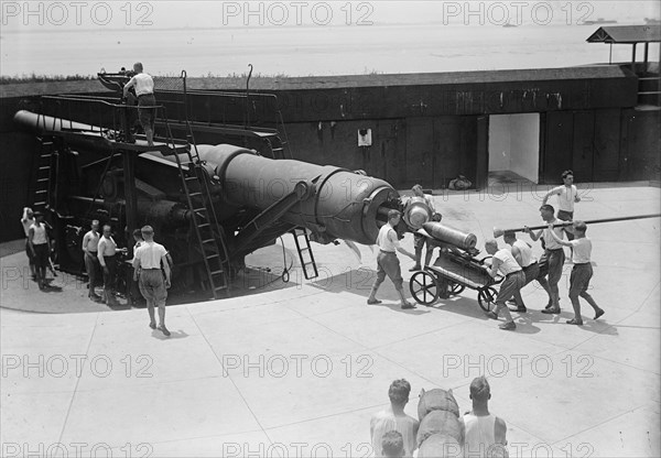 Military Training, 1917 or 1918. Creator: Harris & Ewing.