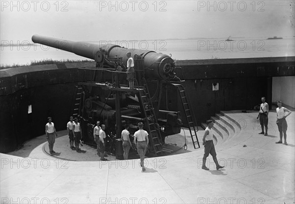 Military Training, 1917 or 1918. Creator: Harris & Ewing.