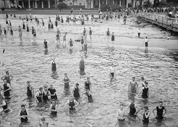 Military Training, 1917 or 1918. Creator: Harris & Ewing.