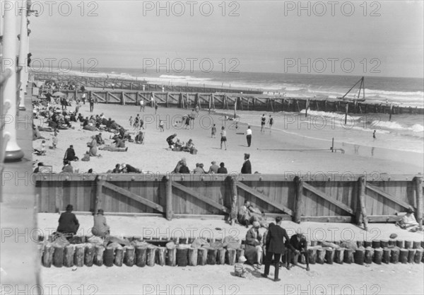 New York City views, Long Beach, 1927 Creator: Arnold Genthe.