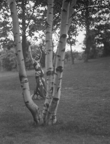 Severn, Margaret, Miss, 1923 July 16. Creator: Arnold Genthe.