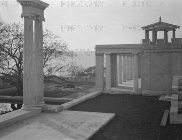 Untermeyer [i.e. Untermyer] garden, 1917 Creator: Arnold Genthe.