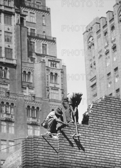 New York City views, between 1927 and 1938. Creator: Arnold Genthe.