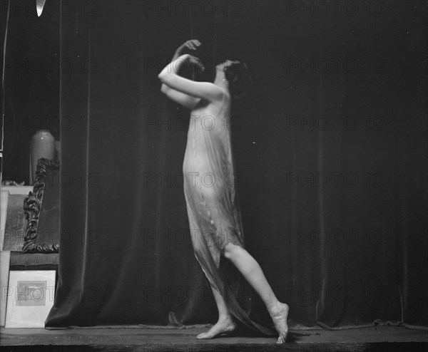 Elsie Dufour dancer, between 1918 and 1920. Creator: Arnold Genthe.