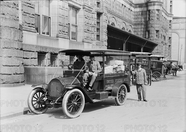 Post Office Department - Parcel Post, 1914. Creator: Harris & Ewing.