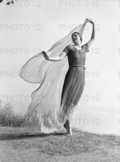 Beyer, Hilda, Miss, not before 1916 Feb. 29. Creator: Arnold Genthe.