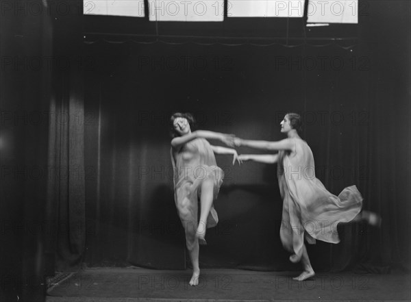 Elsie Dufour dancers, between 1918 and 1920. Creator: Arnold Genthe.