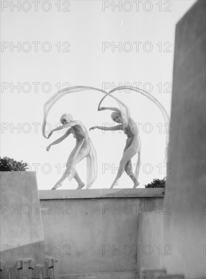 Marion Morgan dancers, between 1914 and 1927. Creator: Arnold Genthe.